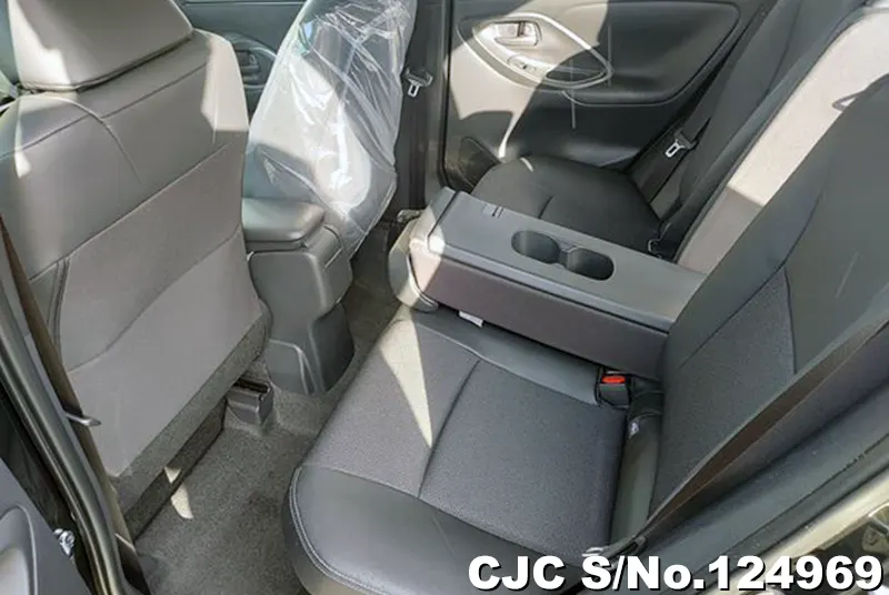 Toyota Yaris Cross in Black for Sale Image 12