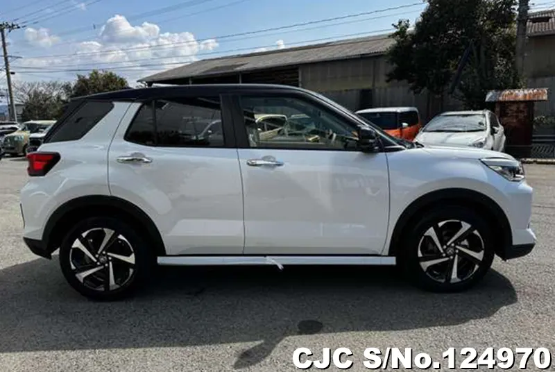 Toyota Raize in White for Sale Image 5