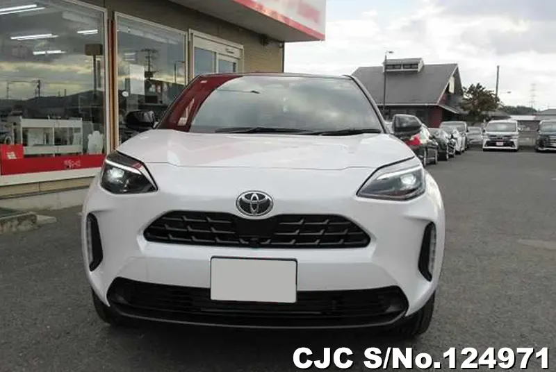 Toyota Yaris Cross in Pearl for Sale Image 2