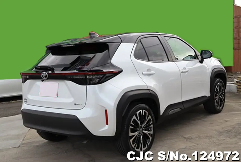 Toyota Yaris Cross in Pearl for Sale Image 2