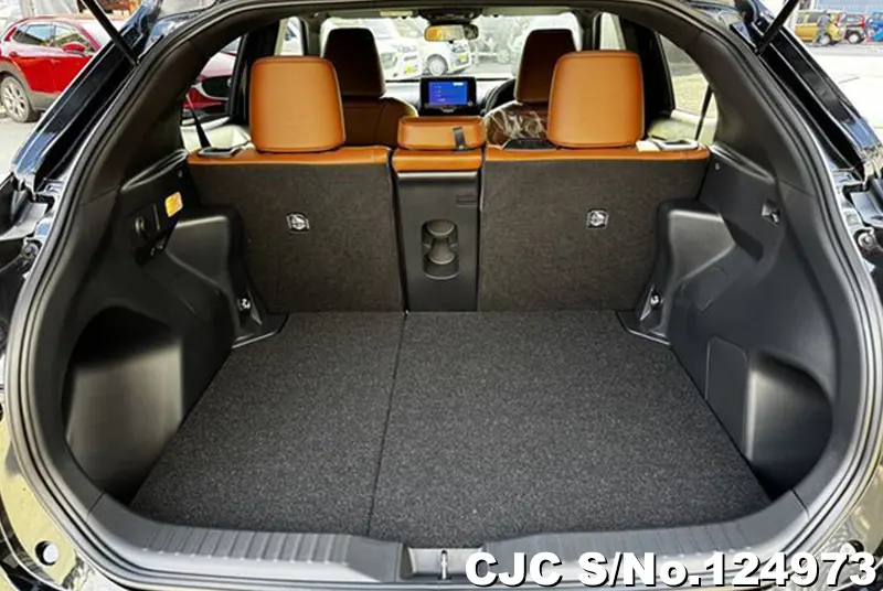 Toyota Yaris Cross in Black for Sale Image 8