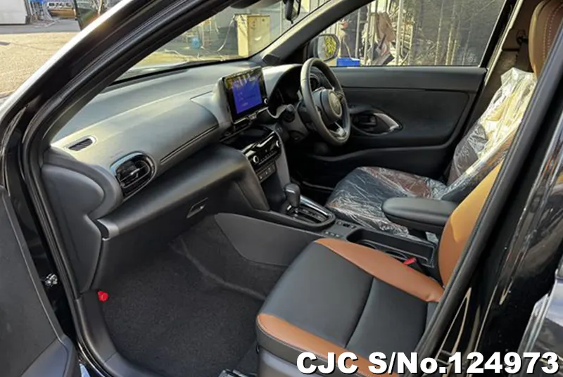 Toyota Yaris Cross in Black for Sale Image 11