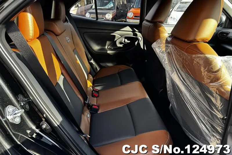 Toyota Yaris Cross in Black for Sale Image 12