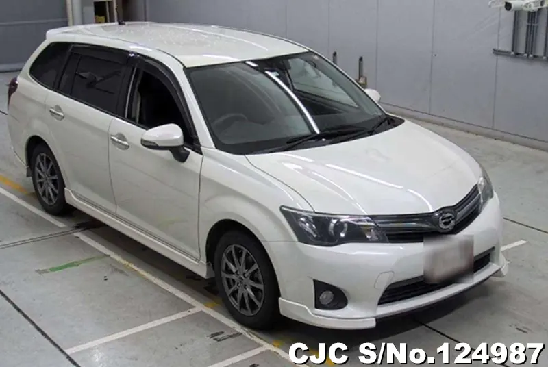 Toyota / Corolla Fielder 2014