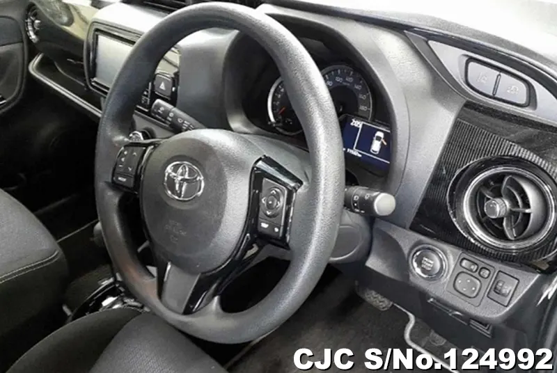 Toyota Vitz in Blue for Sale Image 6