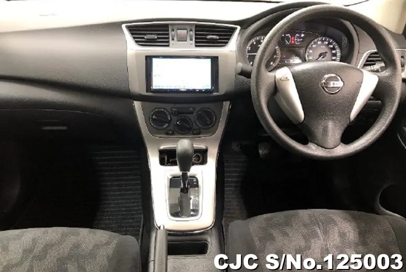 Nissan Sylphy in Black for Sale Image 4