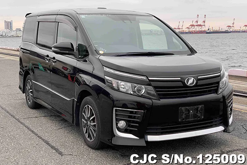 Toyota / Voxy 2016