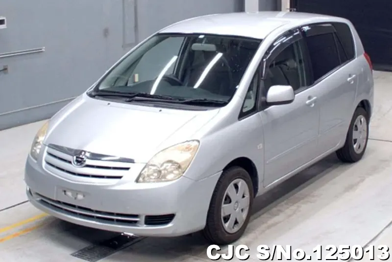 Toyota Spacio in Silver for Sale Image 3