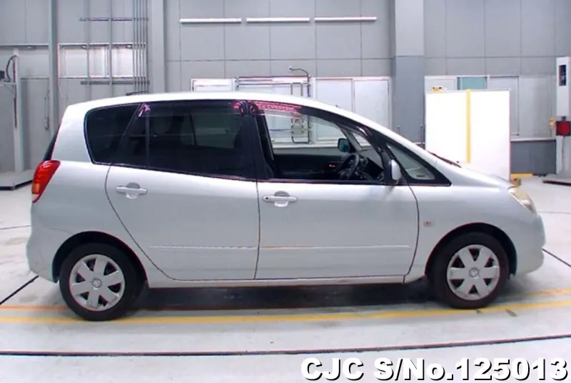 Toyota Spacio in Silver for Sale Image 4