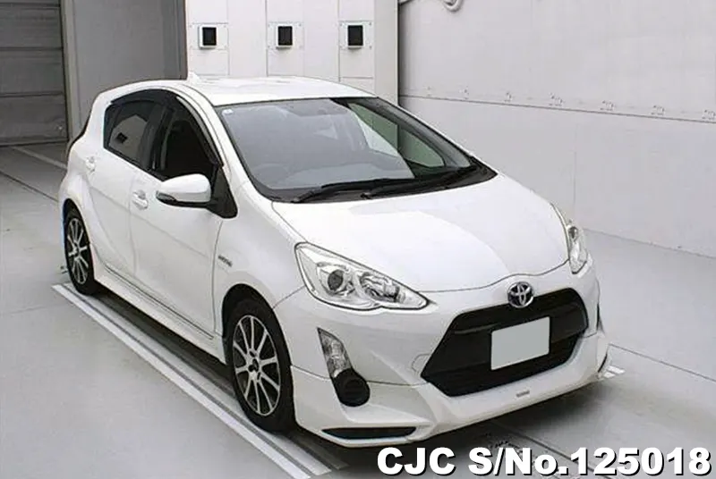 Toyota / Aqua 2015 Toyota / Aqua 2015