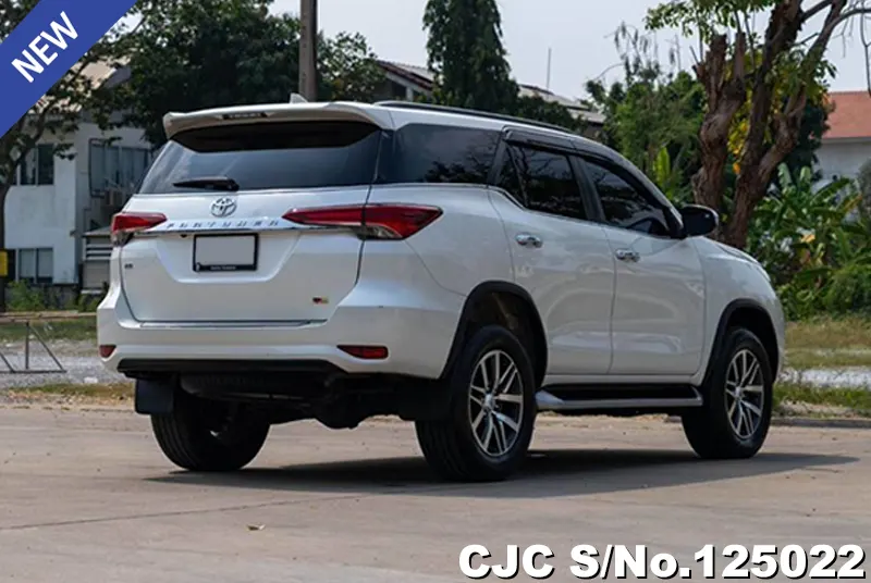 Toyota Fortuner in White for Sale Image 2