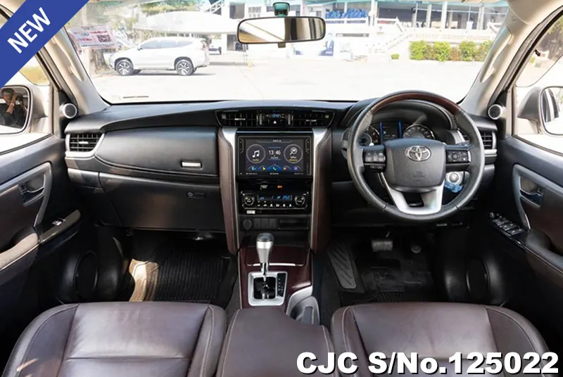 Toyota Fortuner in White for Sale Image 8