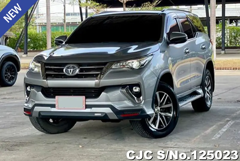 Toyota Fortuner in Gray for Sale Image 1