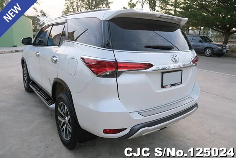 Toyota Fortuner in White for Sale Image 1