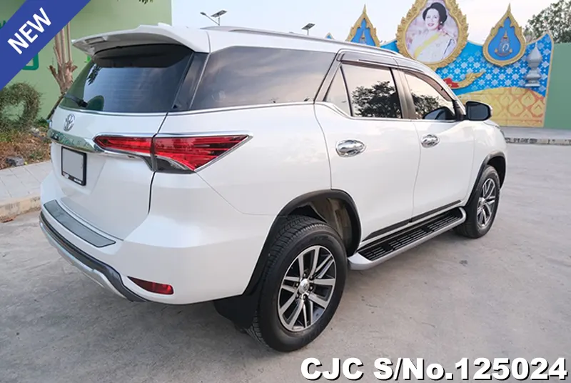 Toyota Fortuner in White for Sale Image 2