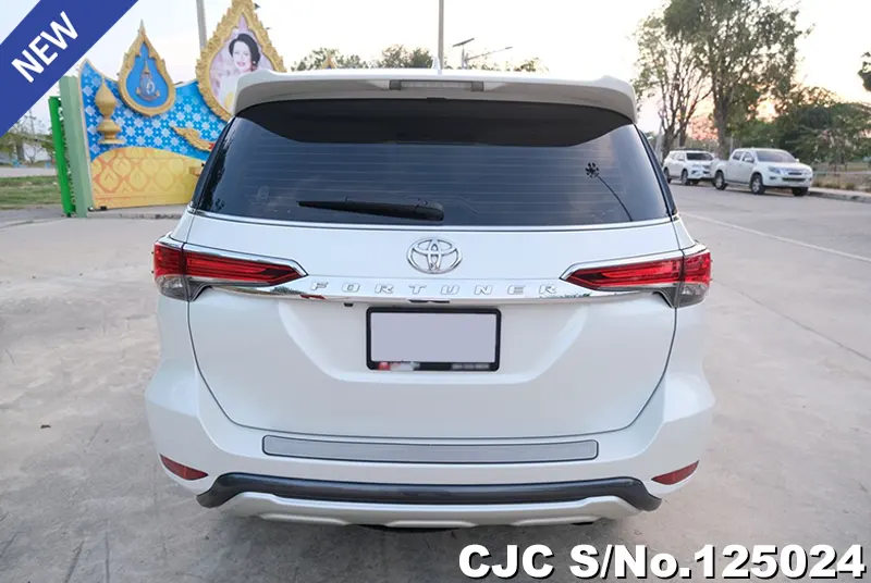 Toyota Fortuner in White for Sale Image 5