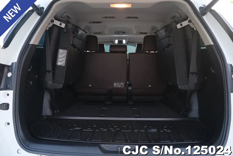 Toyota Fortuner in White for Sale Image 9