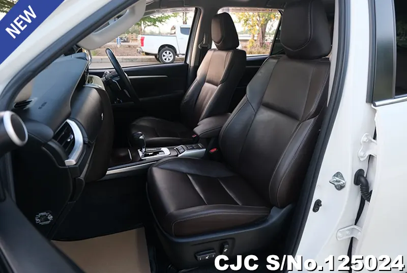 Toyota Fortuner in White for Sale Image 12