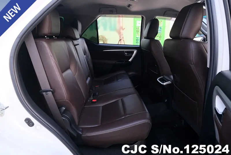 Toyota Fortuner in White for Sale Image 13