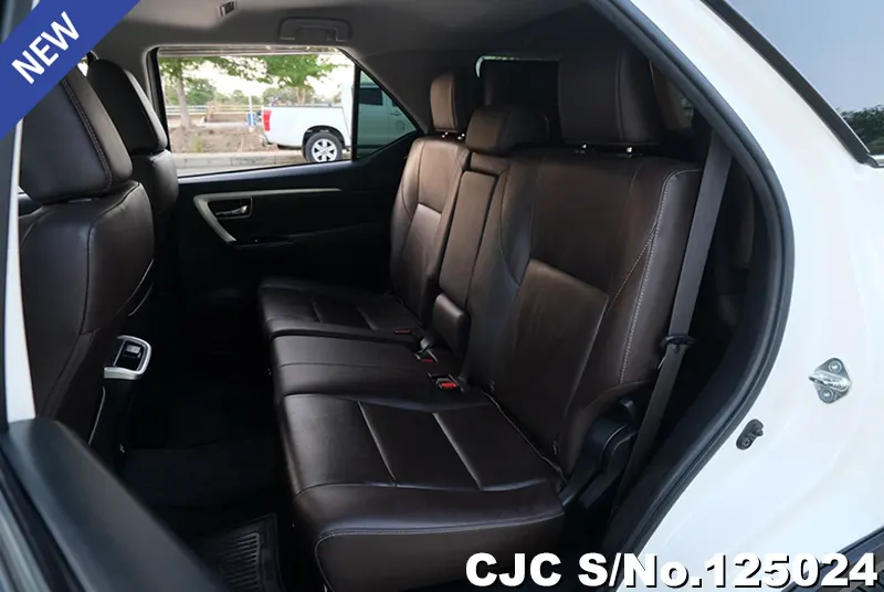 Toyota Fortuner in White for Sale Image 14