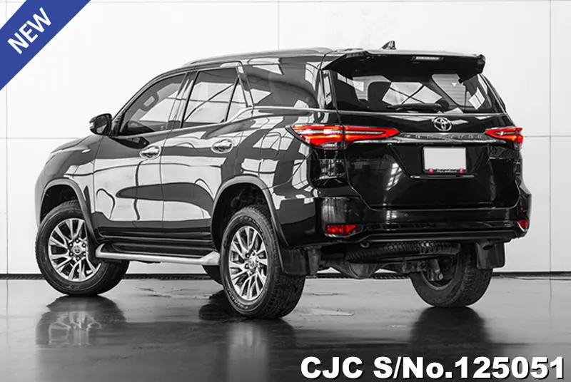 Toyota Fortuner in Black for Sale Image 2
