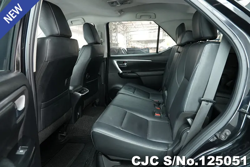 Toyota Fortuner in Black for Sale Image 9