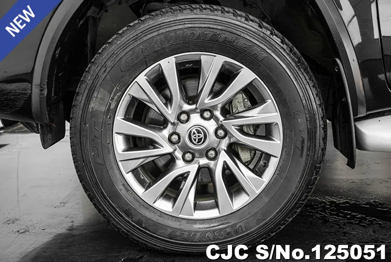 Toyota Fortuner in Black for Sale Image 13