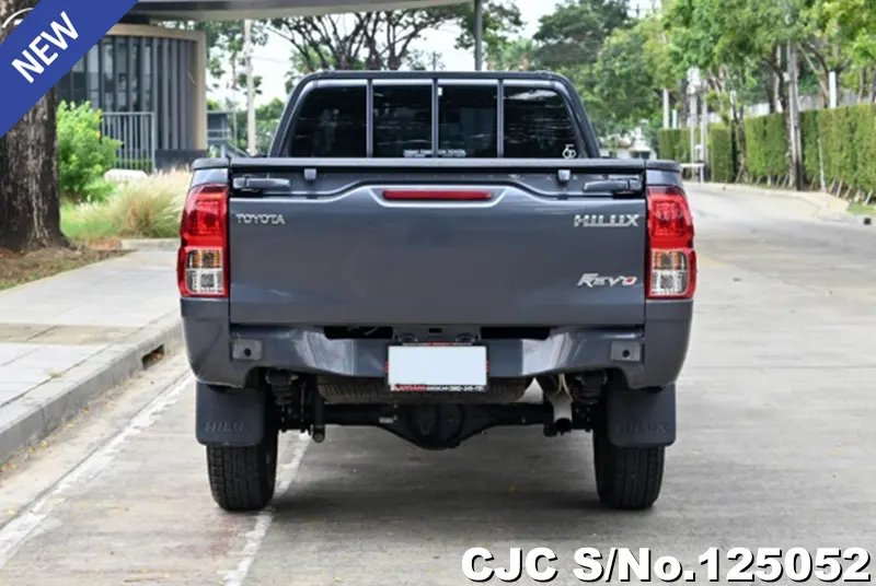 Toyota Hilux in Gray for Sale Image 2