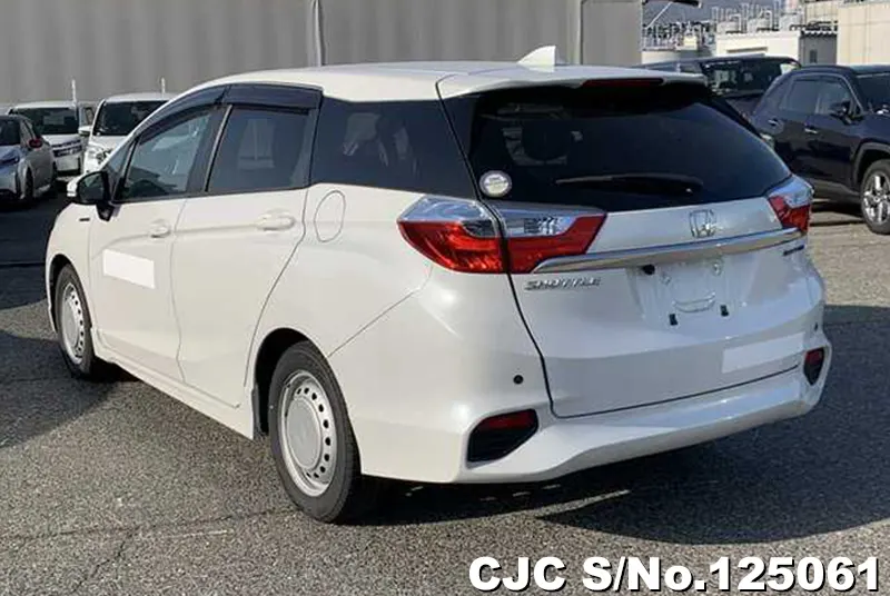 Honda Shuttle in White for Sale Image 1