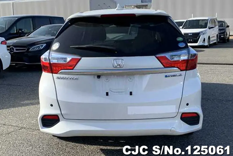 Honda Shuttle in White for Sale Image 5