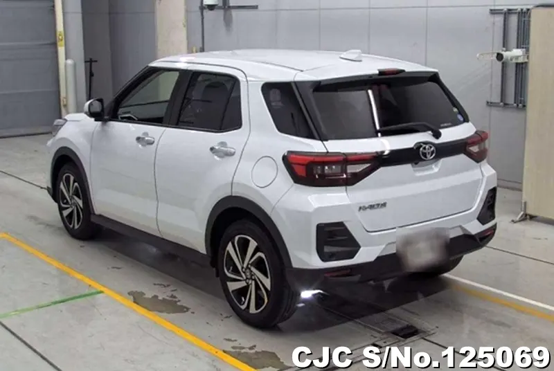 Toyota Raize in White for Sale Image 1