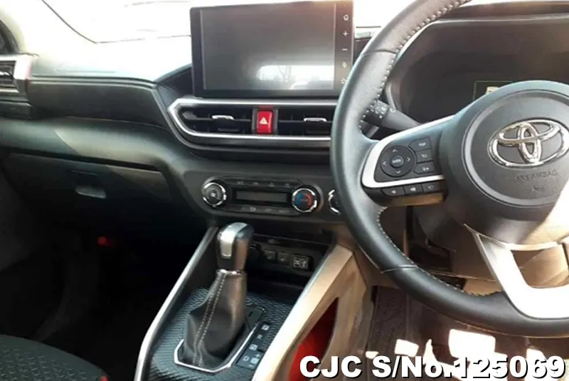 Toyota Raize in White for Sale Image 9