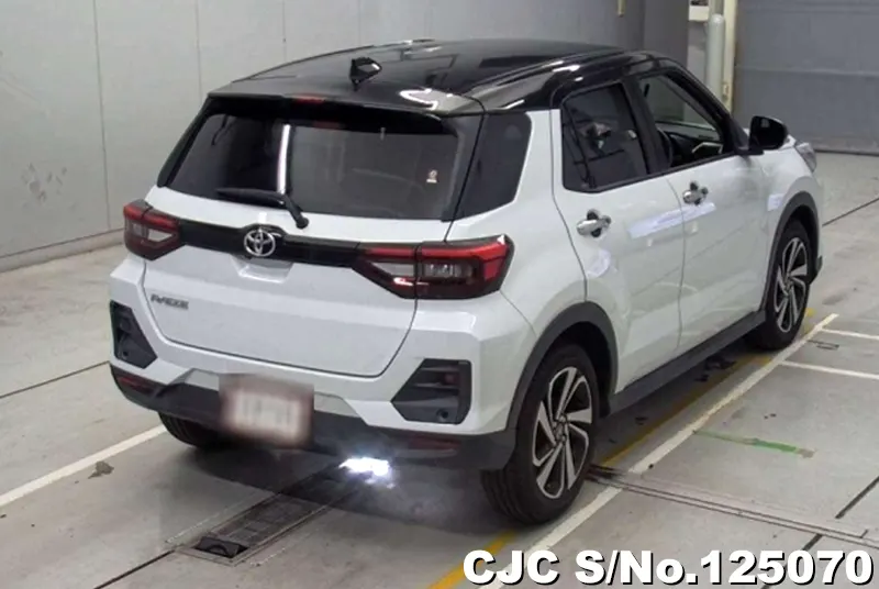 Toyota Raize in White for Sale Image 2