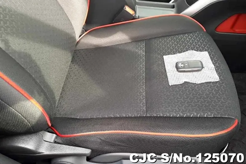 Toyota Raize in White for Sale Image 7