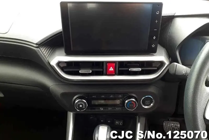 Toyota Raize in White for Sale Image 9