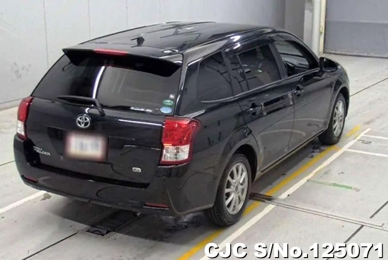 Toyota Corolla Fielder in Black for Sale Image 2