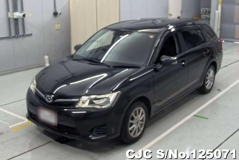 Toyota Corolla Fielder in Black for Sale Image 3