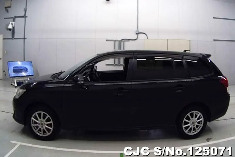 Toyota Corolla Fielder in Black for Sale Image 5
