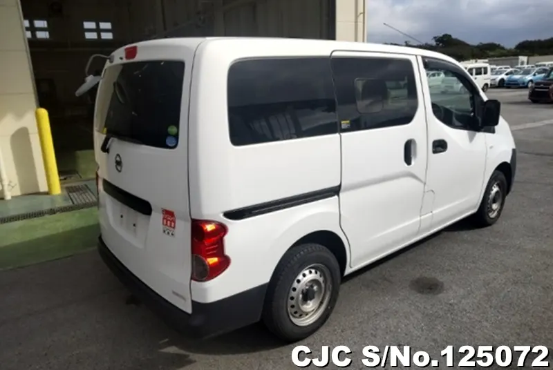 Nissan NV200 in White for Sale Image 2