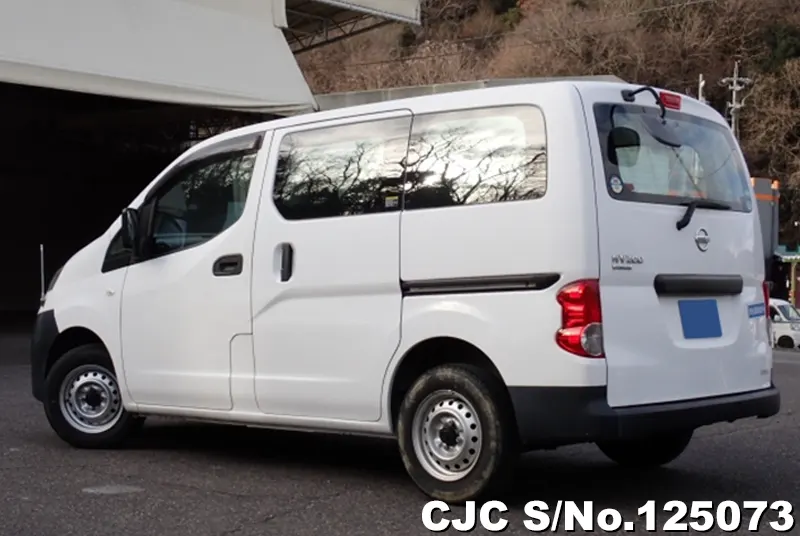 Nissan NV200 in White for Sale Image 1