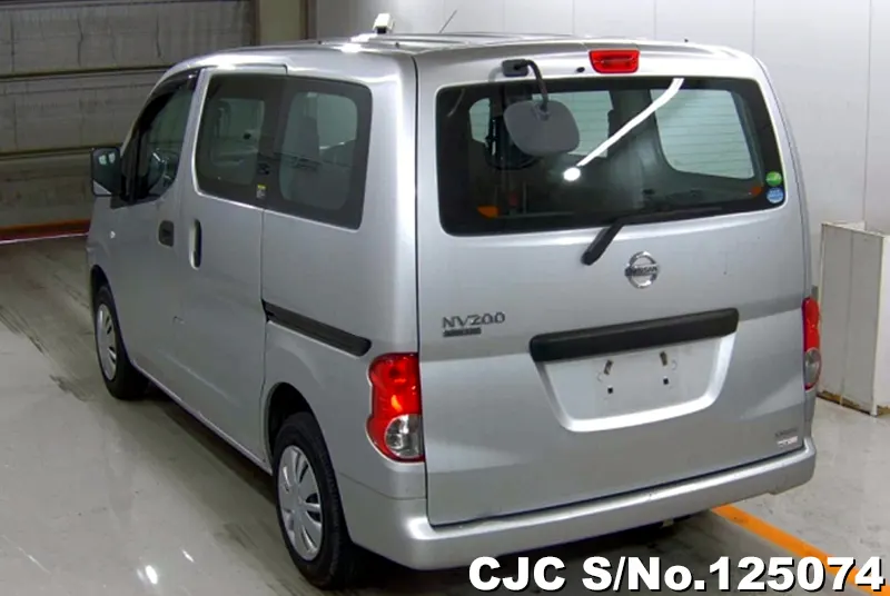 Nissan NV200 in Silver for Sale Image 1