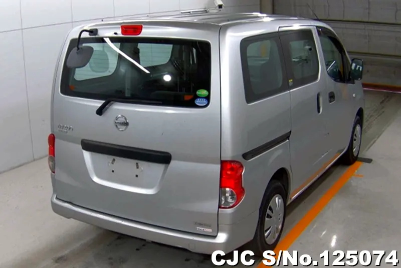 Nissan NV200 in Silver for Sale Image 2