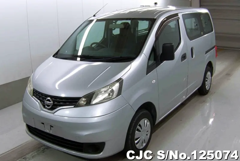 Nissan NV200 in Silver for Sale Image 3