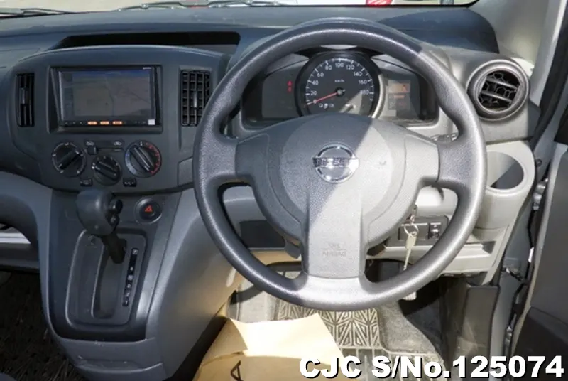 Nissan NV200 in Silver for Sale Image 4