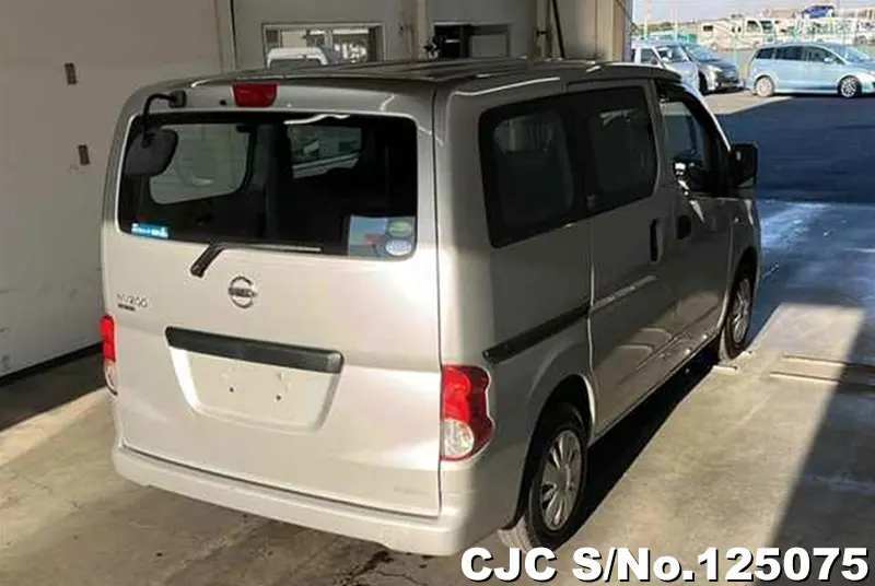 Nissan NV200 in Silver for Sale Image 2