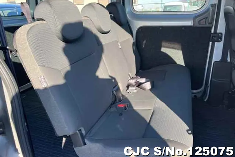 Nissan NV200 in Silver for Sale Image 7