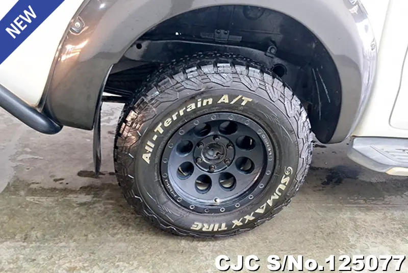 Ford Ranger in White for Sale Image 10