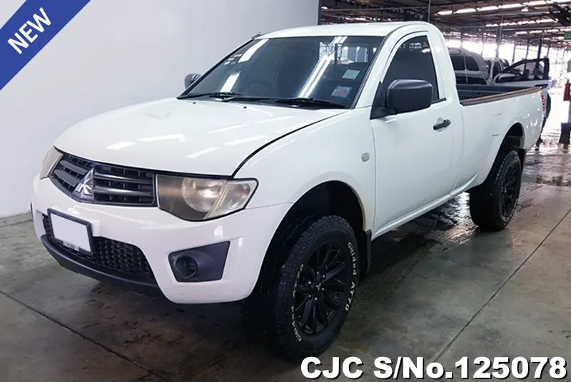 Mitsubishi Triton in White for Sale Image 3