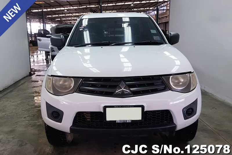 Mitsubishi Triton in White for Sale Image 4