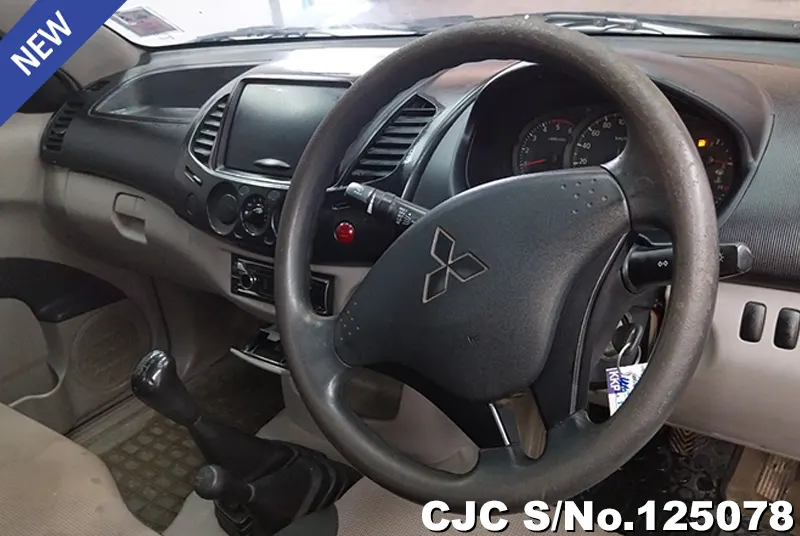 Mitsubishi Triton in White for Sale Image 5